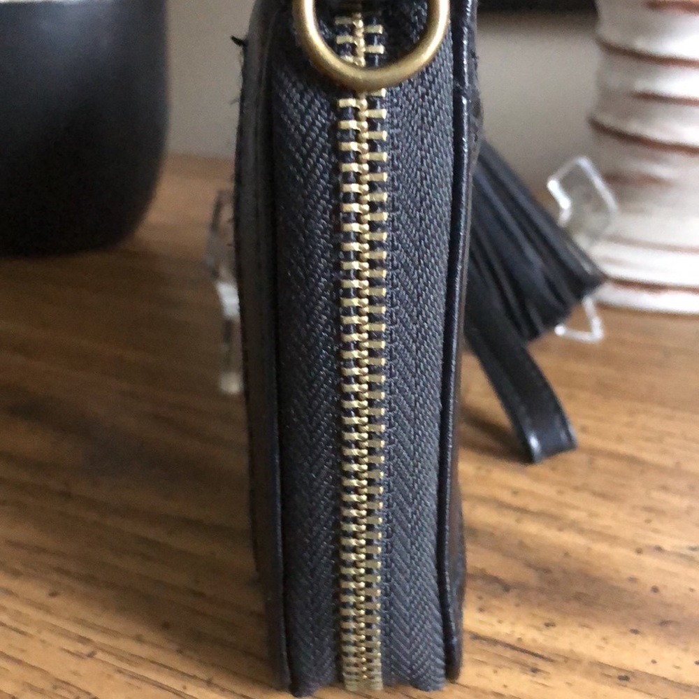 Save the Girls Convertible Touch Screen Wristlet/Crossbody/Wallet RARE - Picture 8 of 14